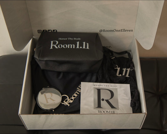Room 1.11 Makeup Bag